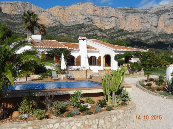 4 1/2 Zimmer Ferienhaus in Javea an der Costa Blanca Ansicht von Süden